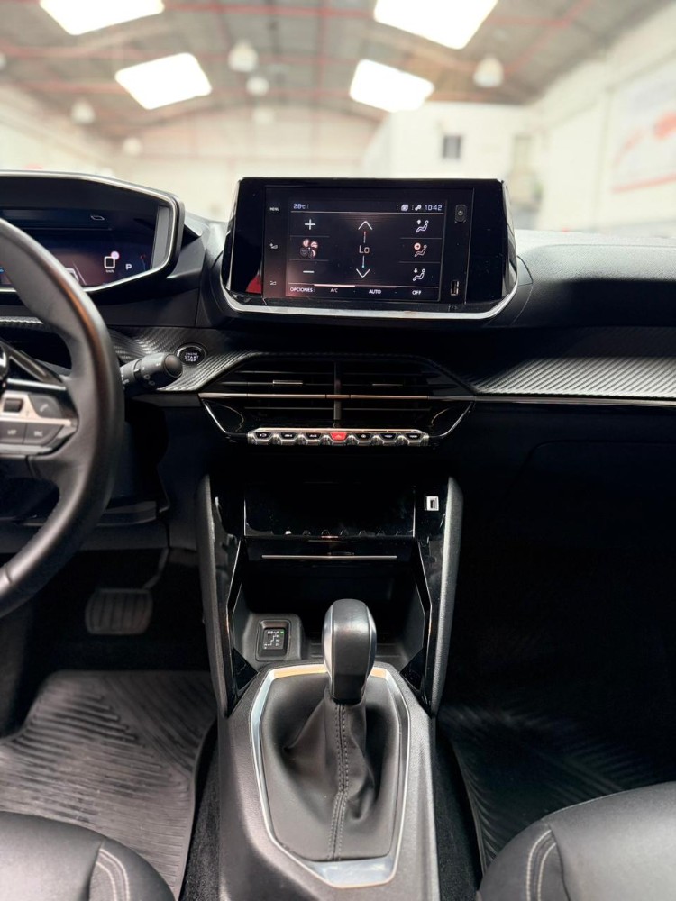 Peugeot 208 Feline Tiptronic — foto 4